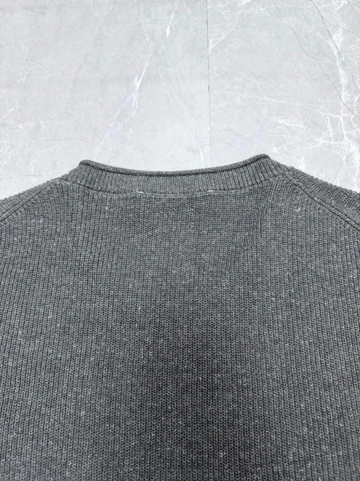 180BC 26New Arrival round neck raw edge ribbed collar cuffs hem long-sleeved sweater men's high version Size: S.M.L.XL.